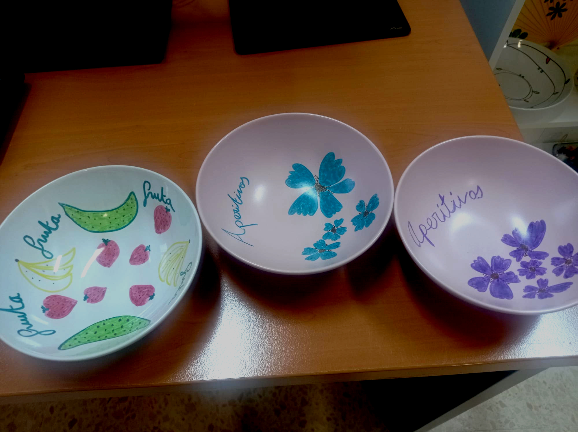 Socios creando cuencos