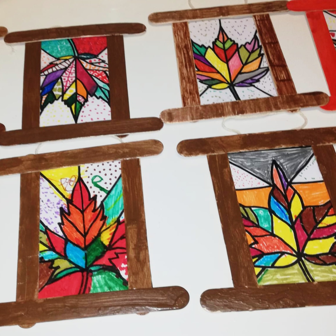 Socios pintando cuadros